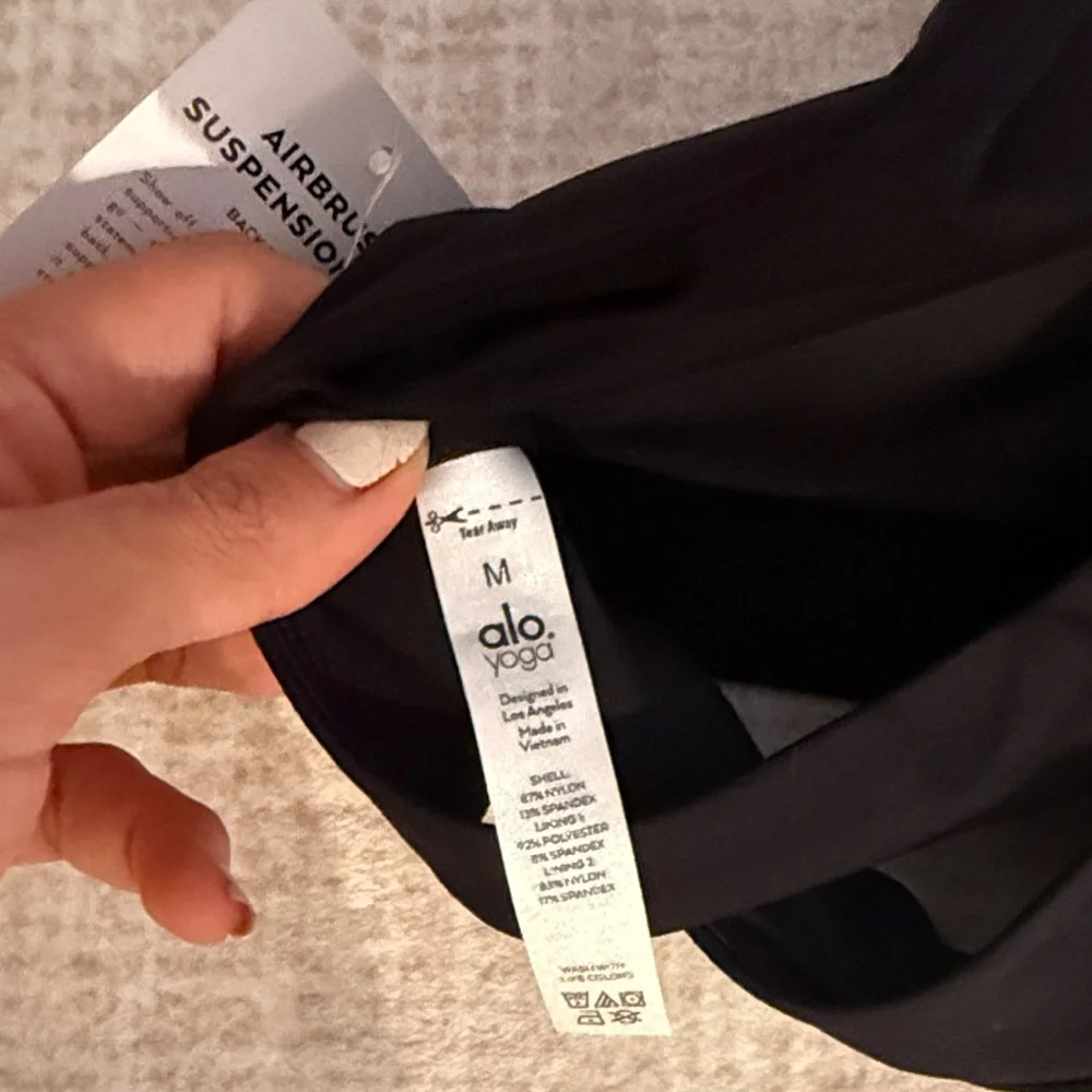 ALO Yoga Classic Black Sports Bra size M brand new - Picture 5 of 5